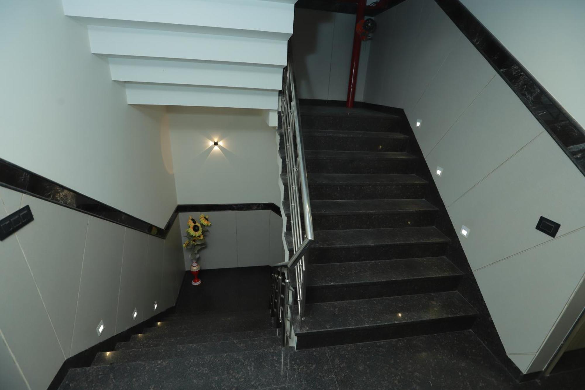 Zed Hotel - Delhi International Airport New Delhi Exteriör bild